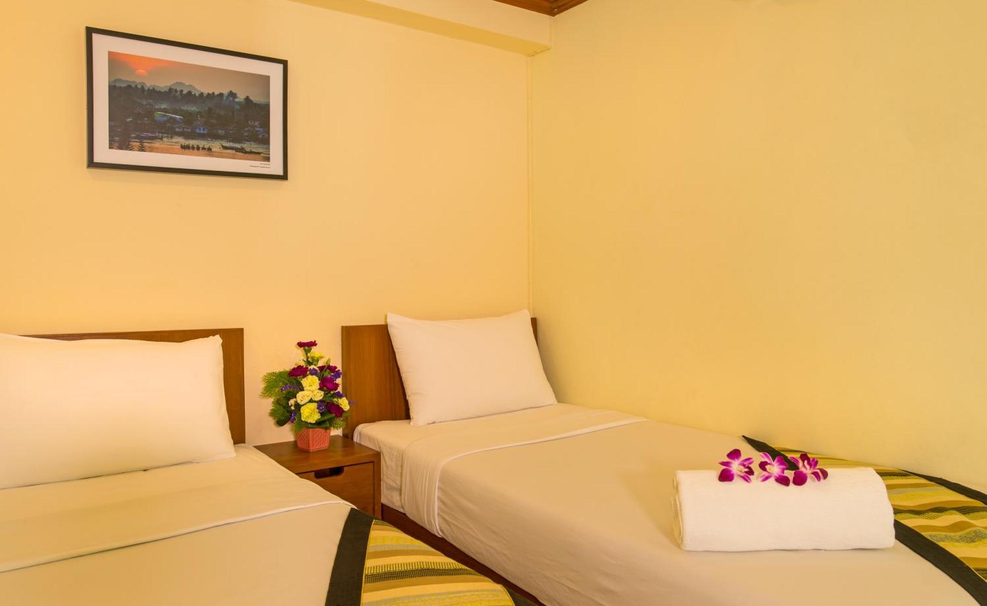 Krabi City Seaview Hotel Стая снимка