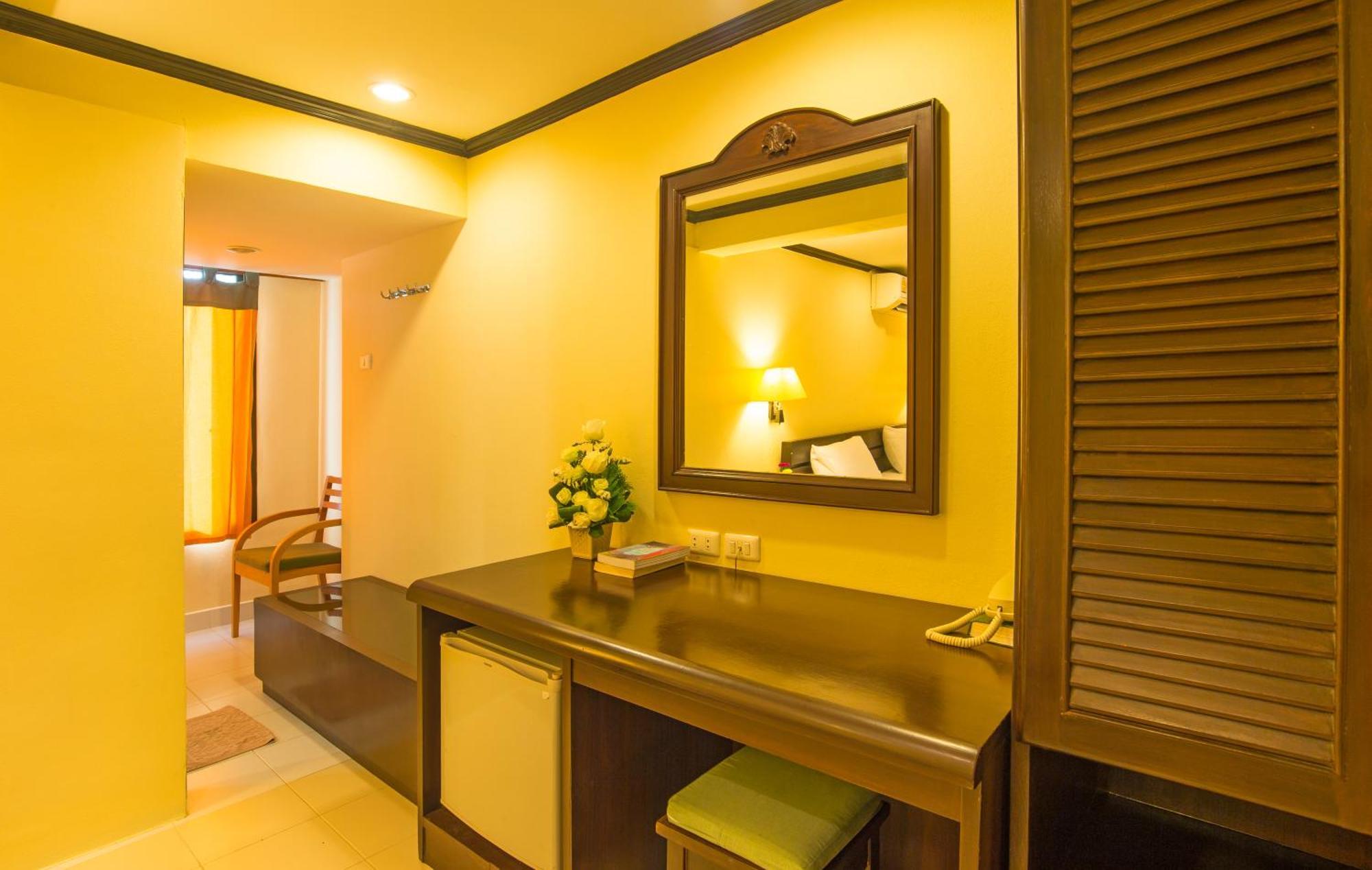 Krabi City Seaview Hotel Стая снимка