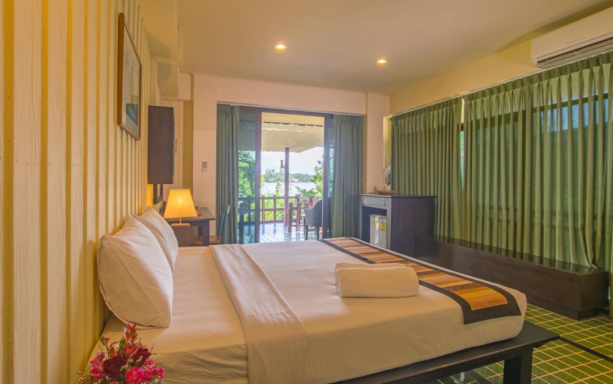 Krabi City Seaview Hotel Стая снимка