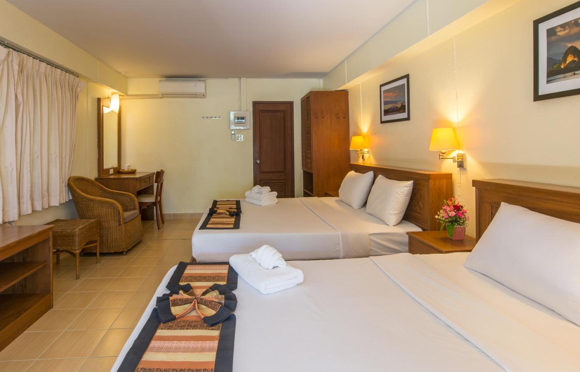 Krabi City Seaview Hotel Стая снимка